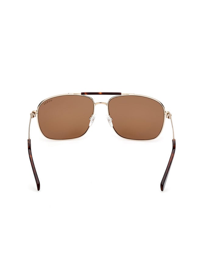 GUESS Unisex UV Protection Navigator Sunglasses - GU521032E62 - Lens Size 62 Mm - Image 4